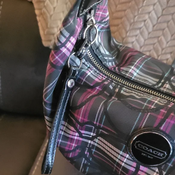 Coach Poppy Shoulder Bag - Pink and Black 2011 - Picture 4 of 8